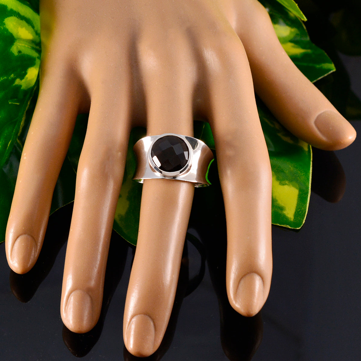 Freya Armor Brown Solitaire Band