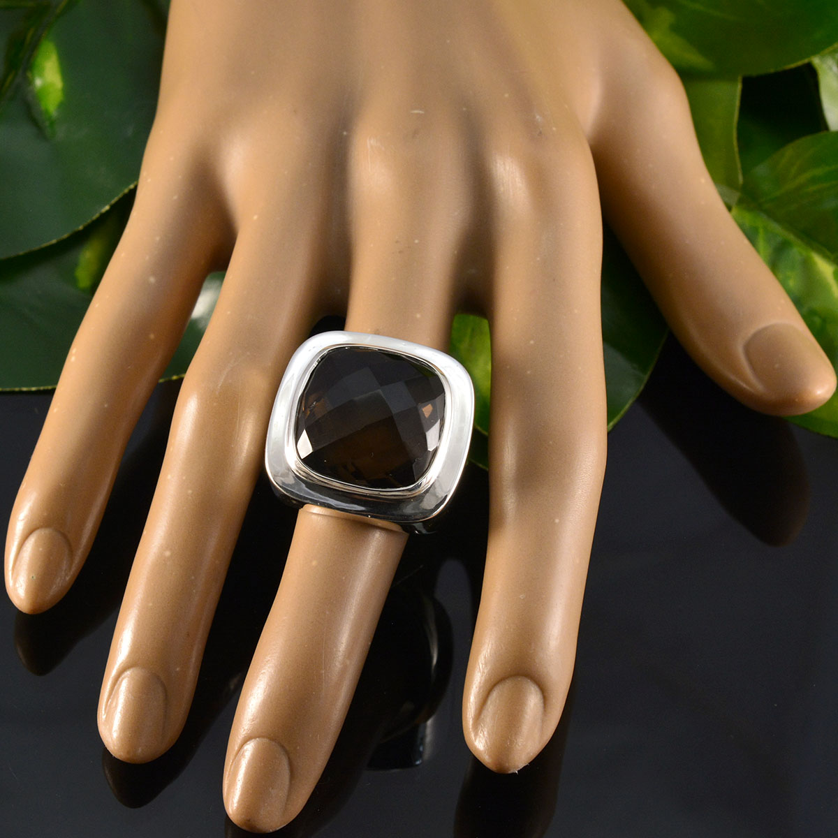 Inès Signet Brown Solitaire Ring