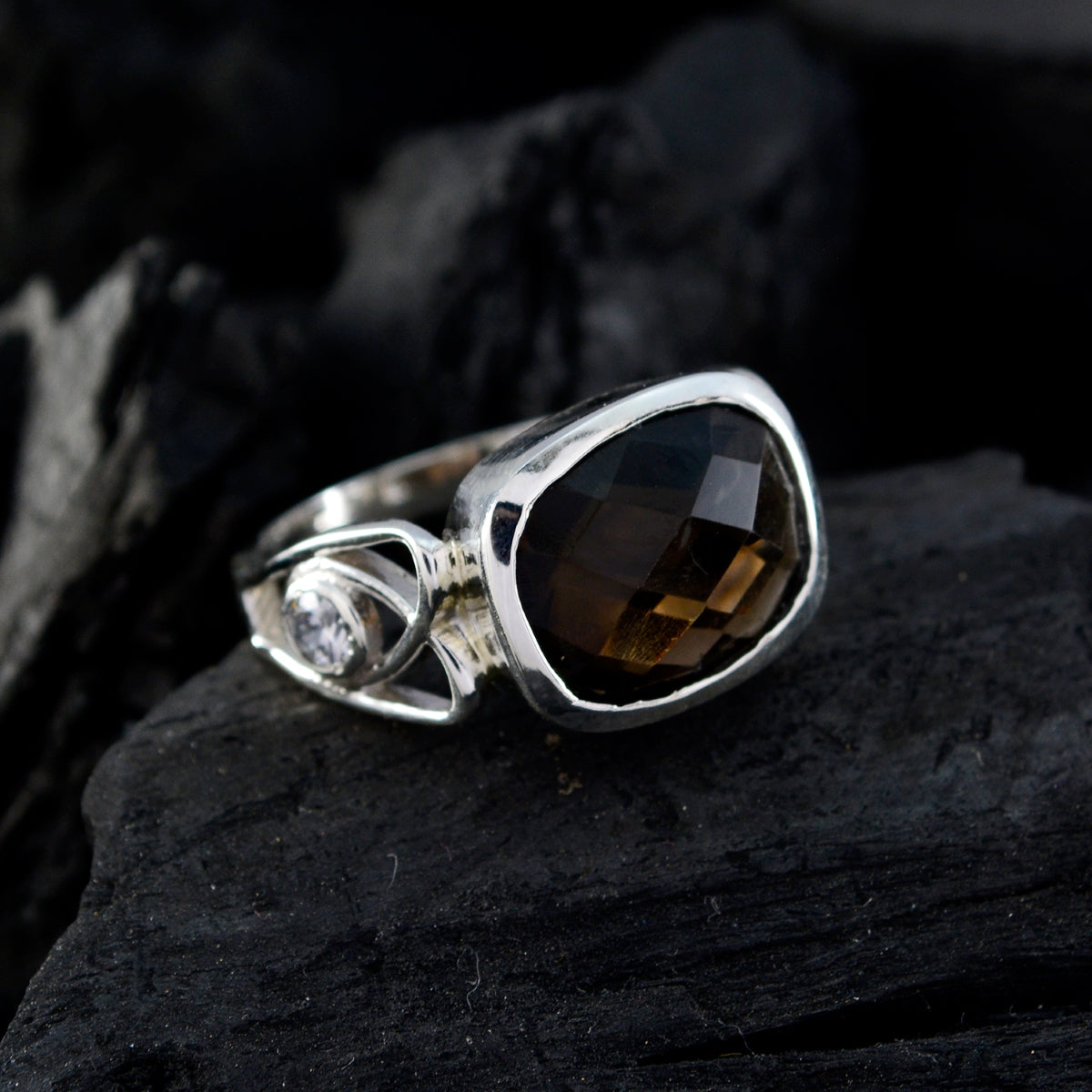 Dewi Boho Brown Halo Ring