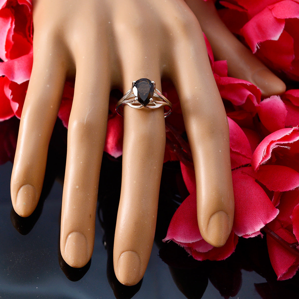 Araya propsel Brown Solitaire Ring
