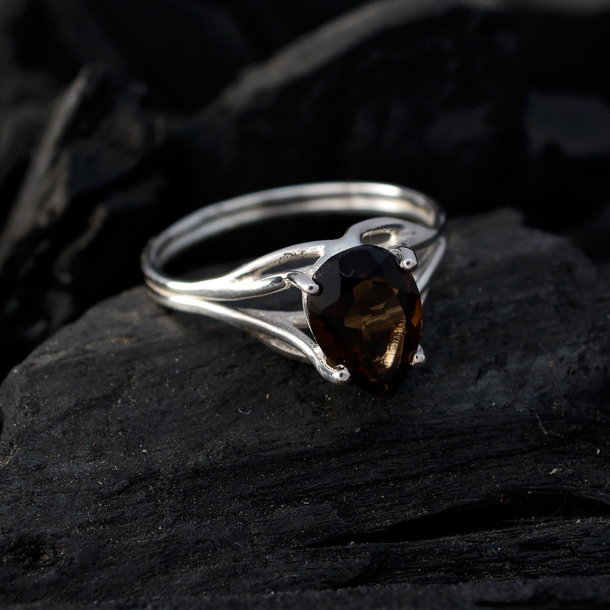 Araya propsel Brown Solitaire Ring