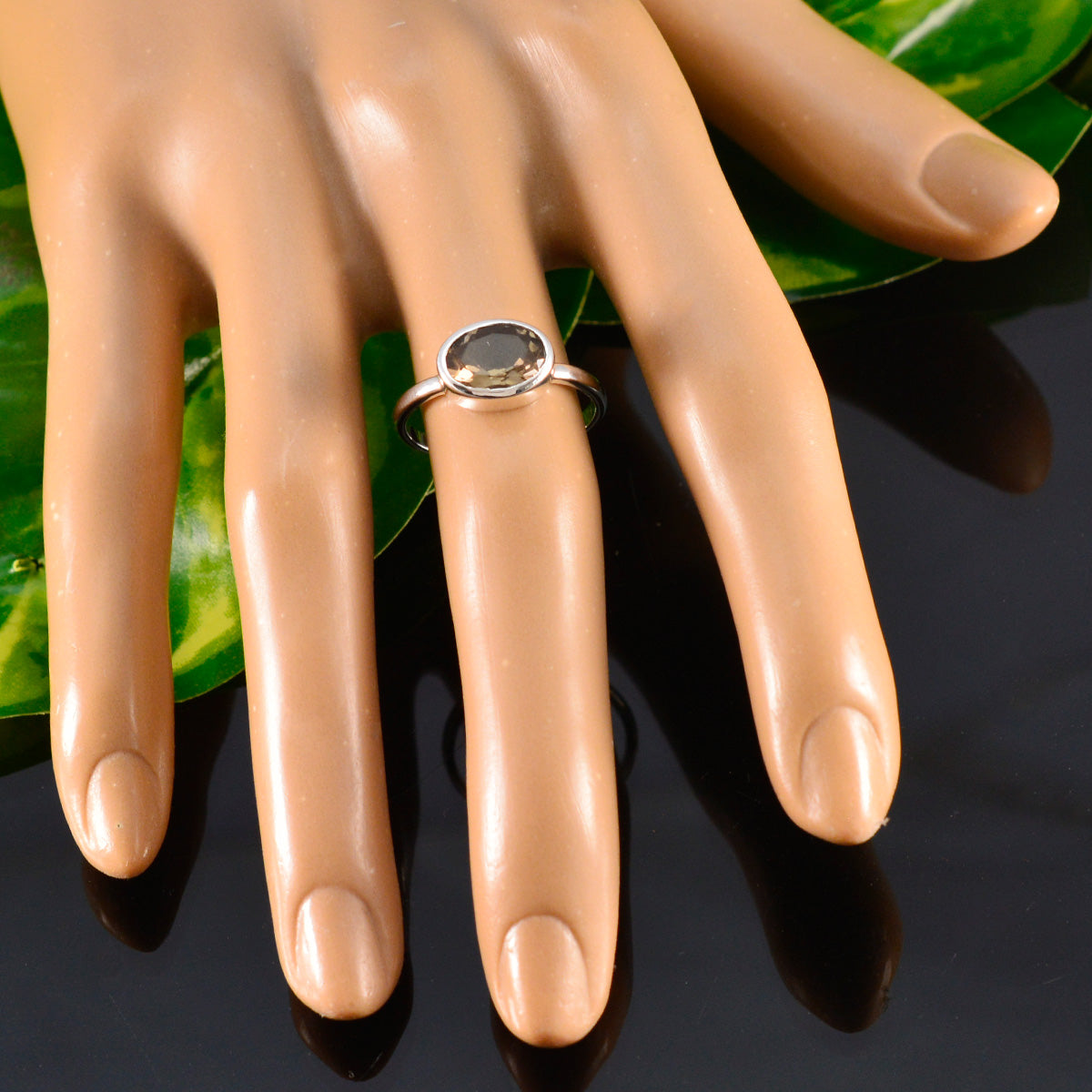 Hua Modern Brown Solitaire Ring