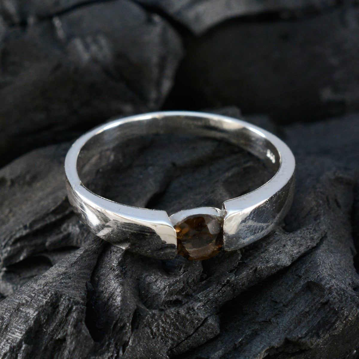 Pilar Trendy Brown Solitaire Ring