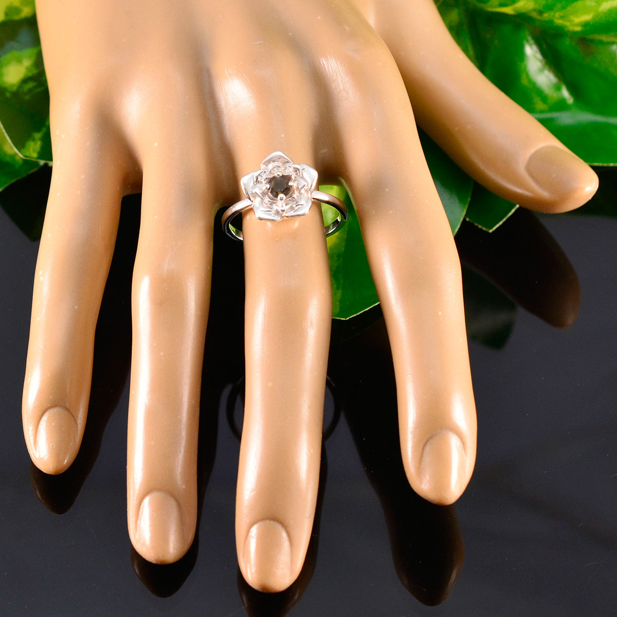 Dewi Floral Brown Solitaire Ring