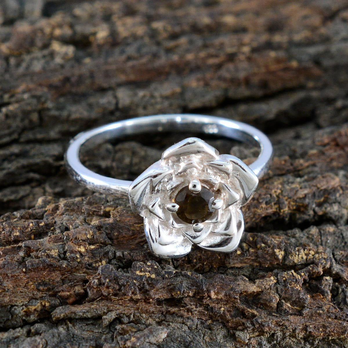 Dewi Floral Brown Solitaire Ring