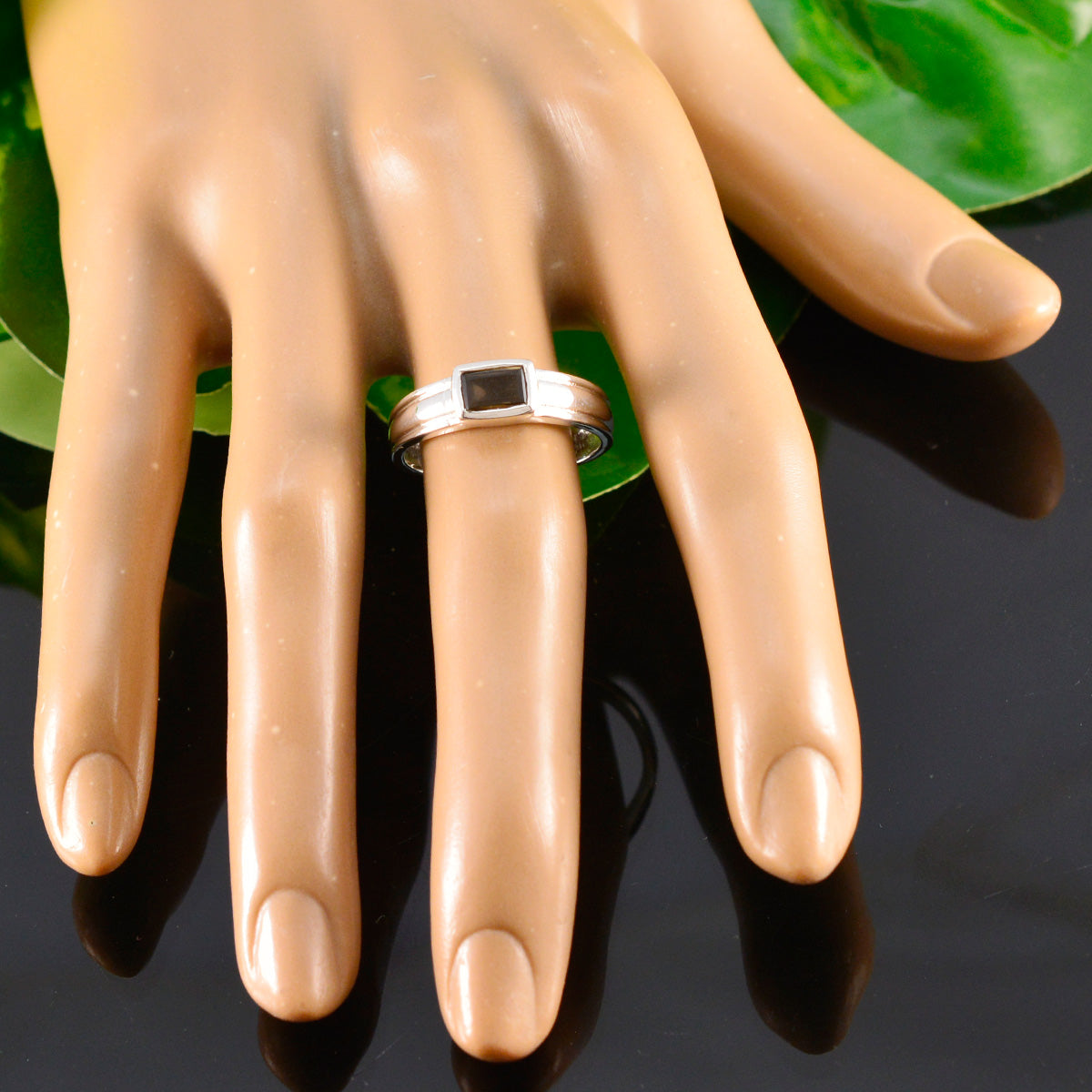 Sara Glamorous Brown Solitaire Ring