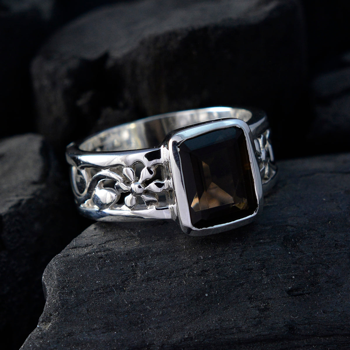 Riya Art Deco Brown Solitaire Band