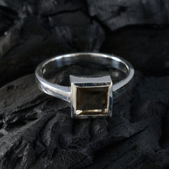 Ángeles Sophisticated Brown Solitaire Ring