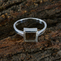 Ángeles Sophisticated Brown Solitaire Ring