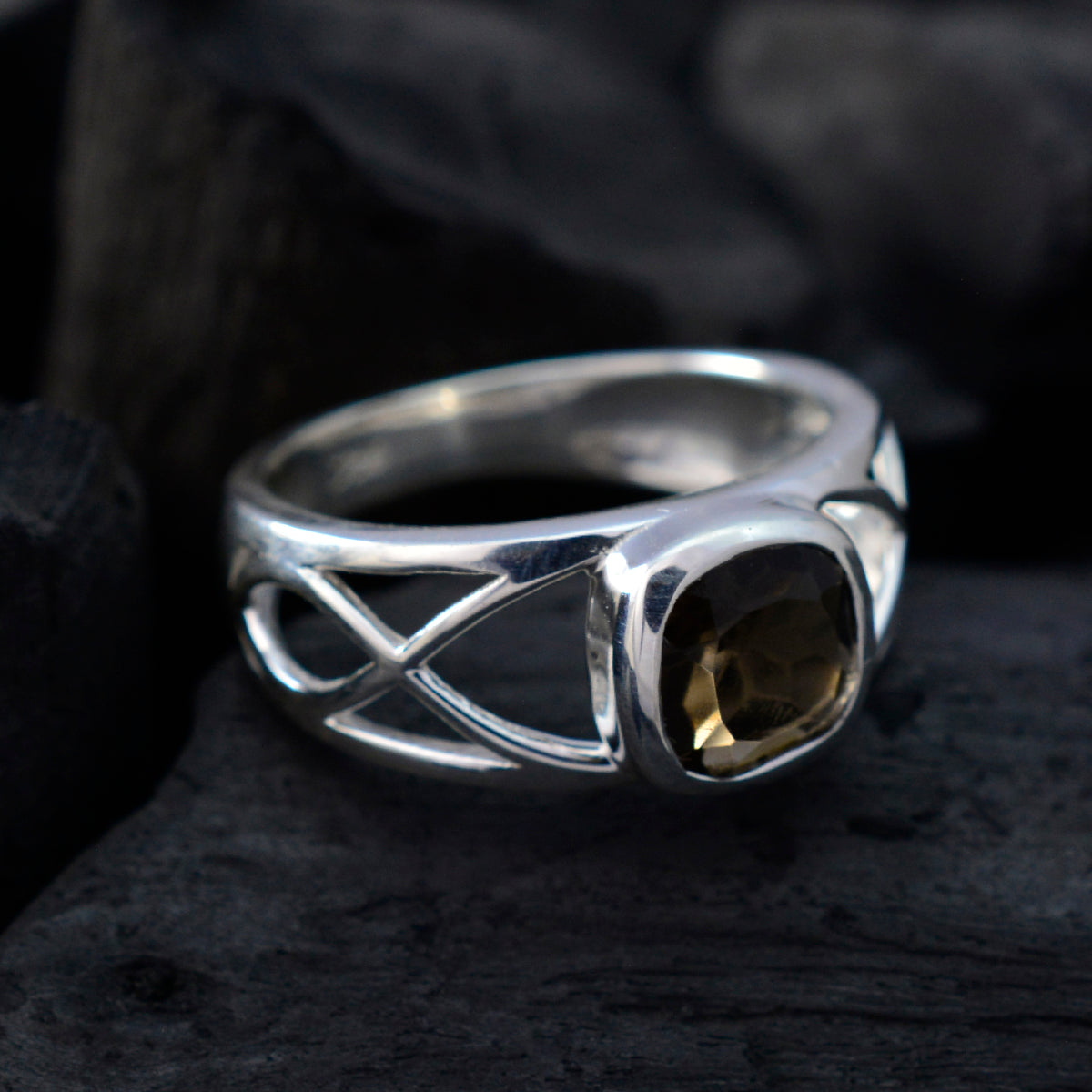 Inès Filigree Brown Solitaire Ring