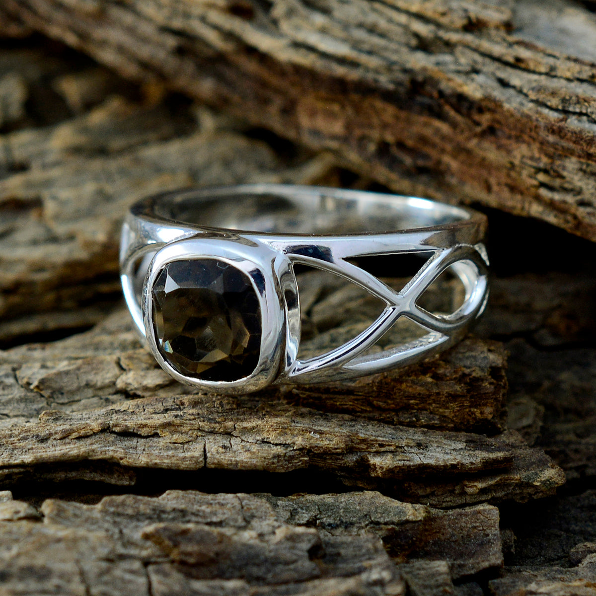 Inès Filigree Brown Solitaire Ring