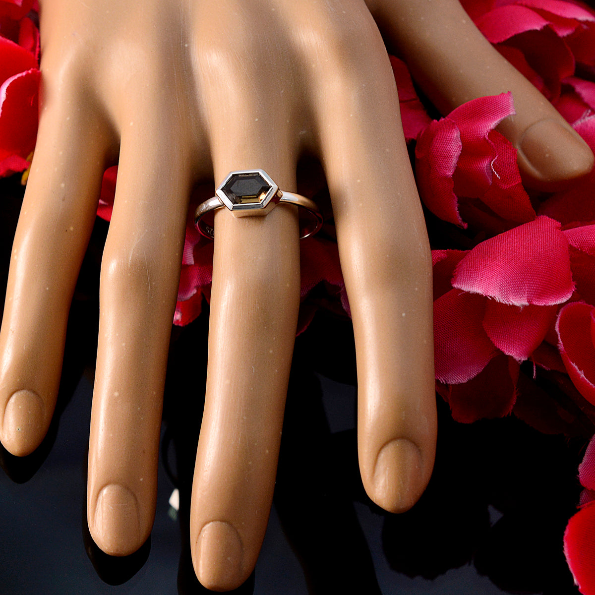 Xiu Artisan Brown Solitaire Ring