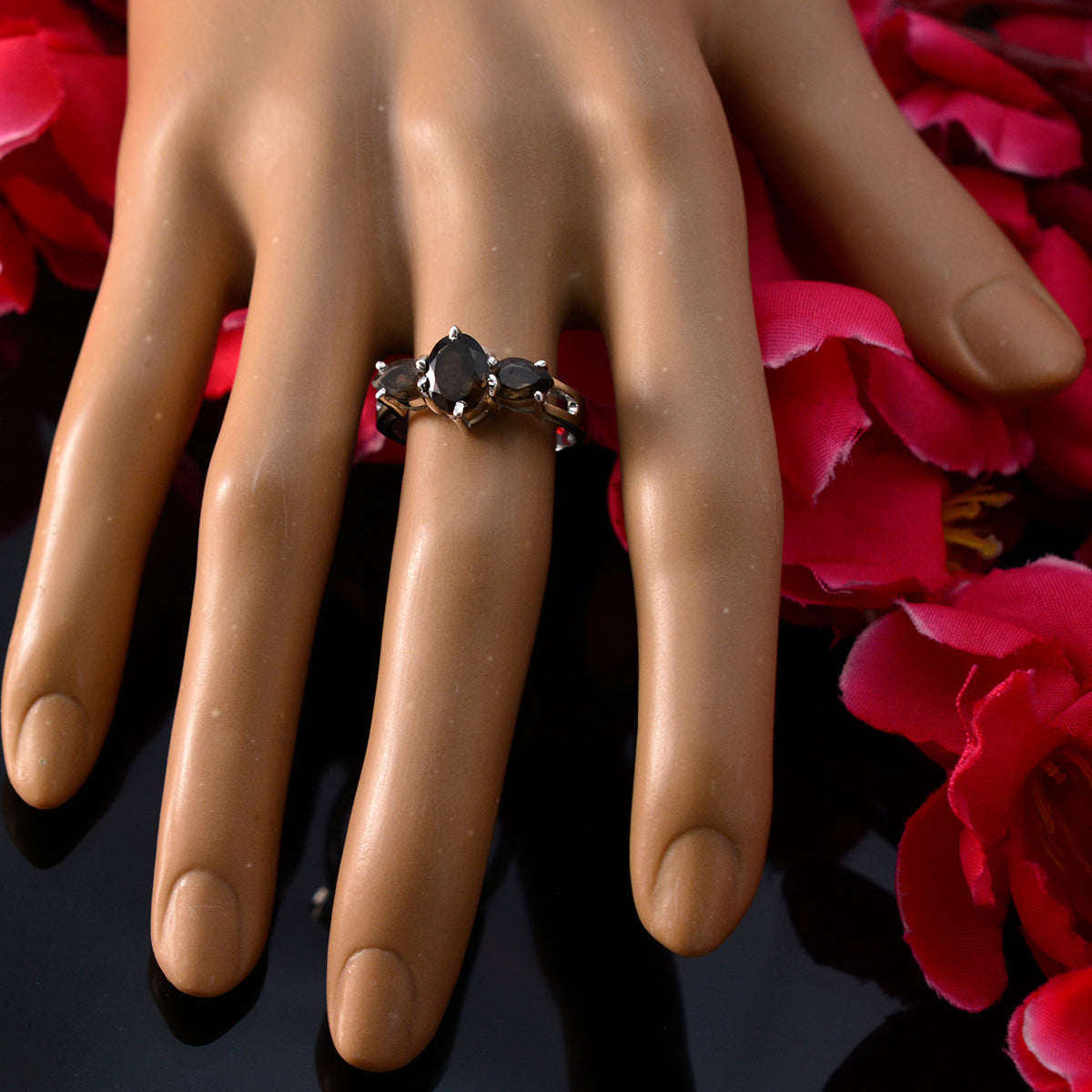 Jiwoo Glamorous Brown Trilogy Ring