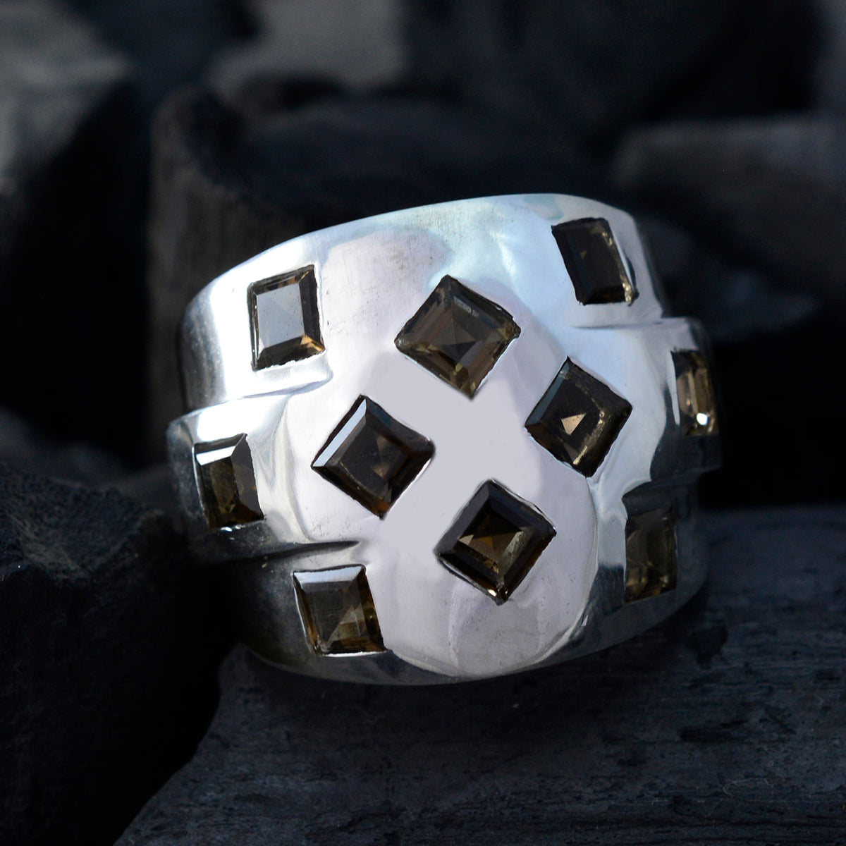 Julia Traditional Brown multiple Ring