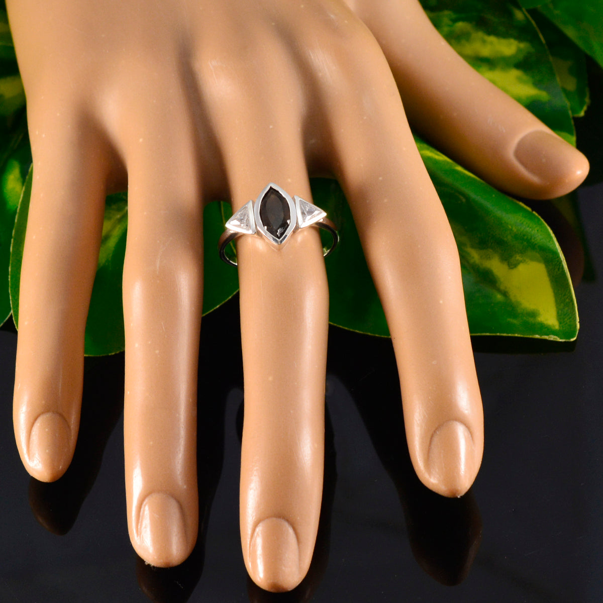 Eun-ji Modern Brown Trilogy Ring