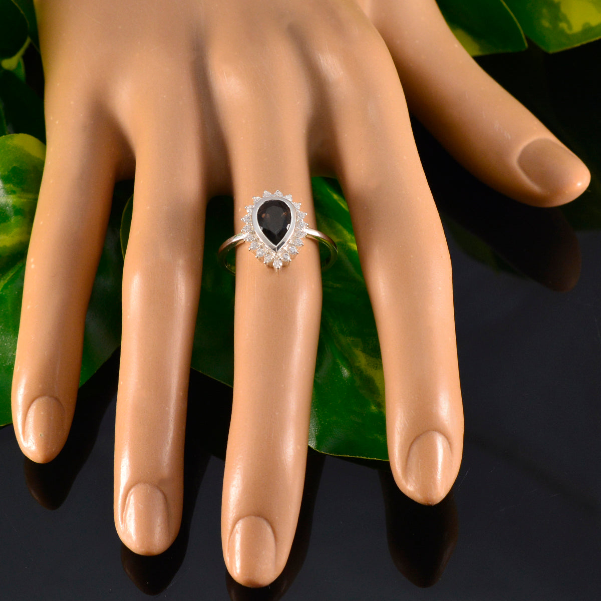 Wen Graceful Brown Halo Ring