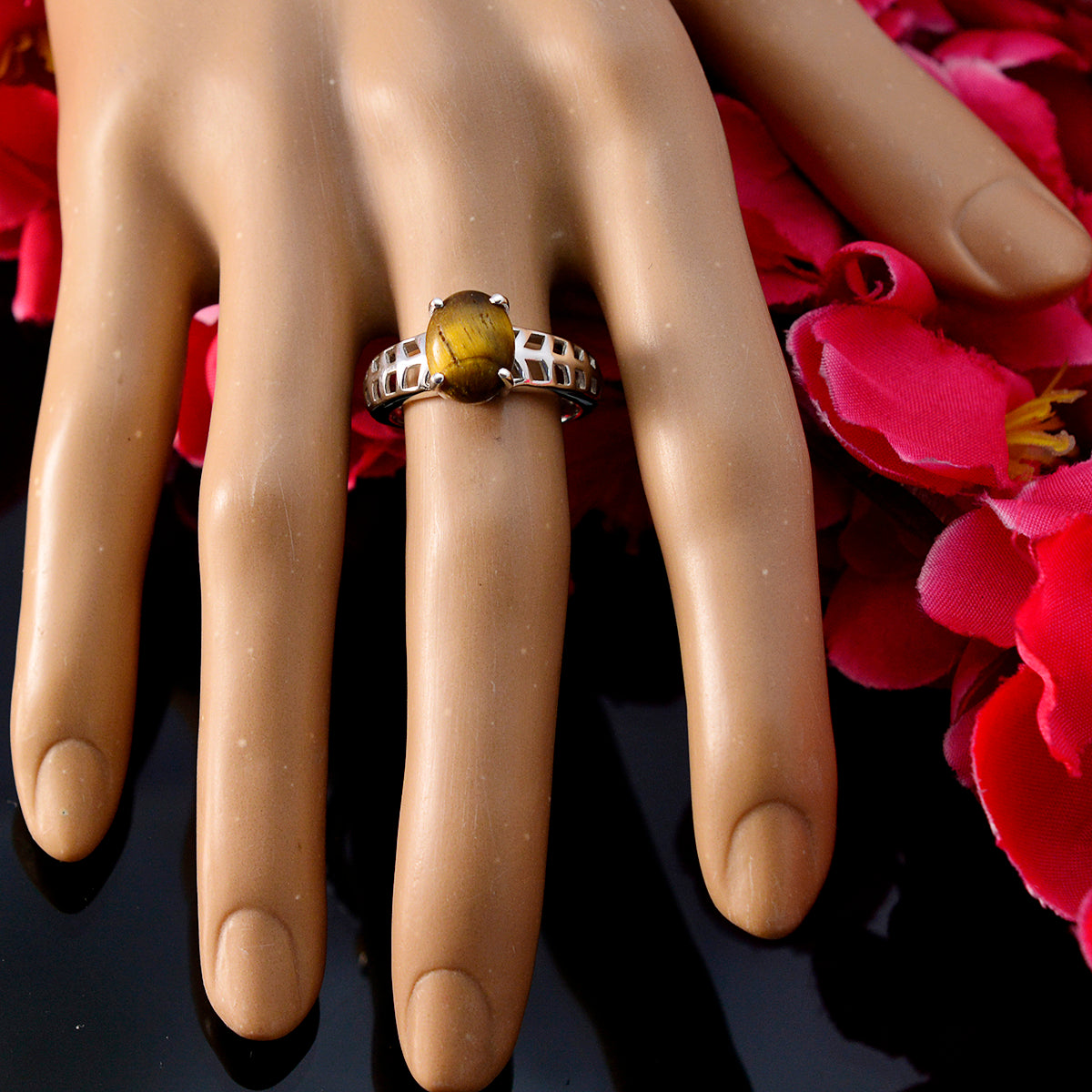 Victoria Filigree Brown Solitaire Ring