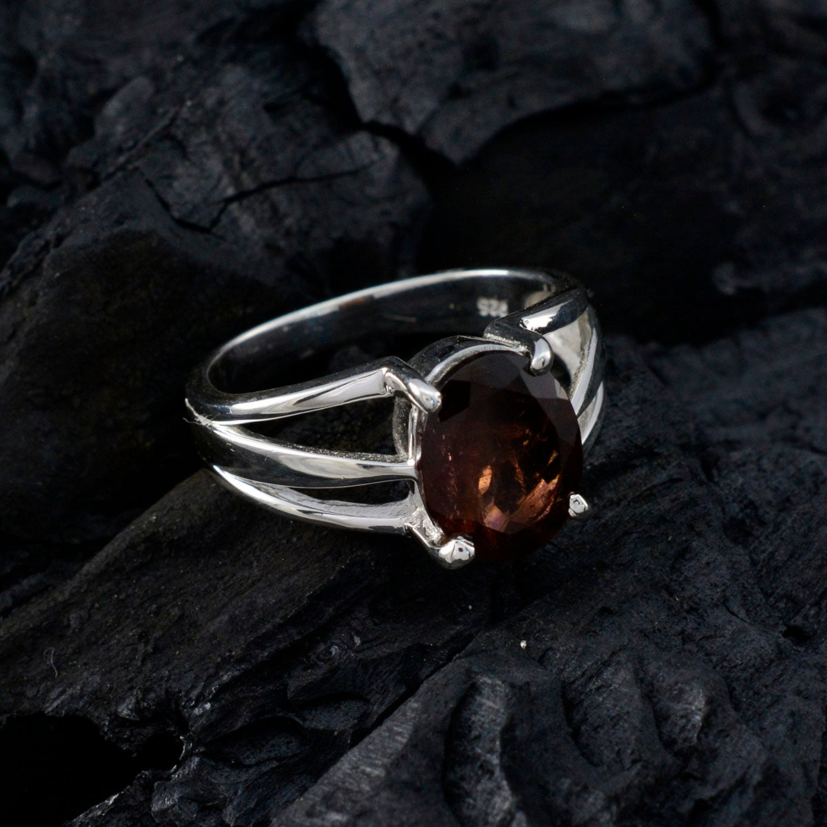 Laura Cultural multicolor Solitaire Ring