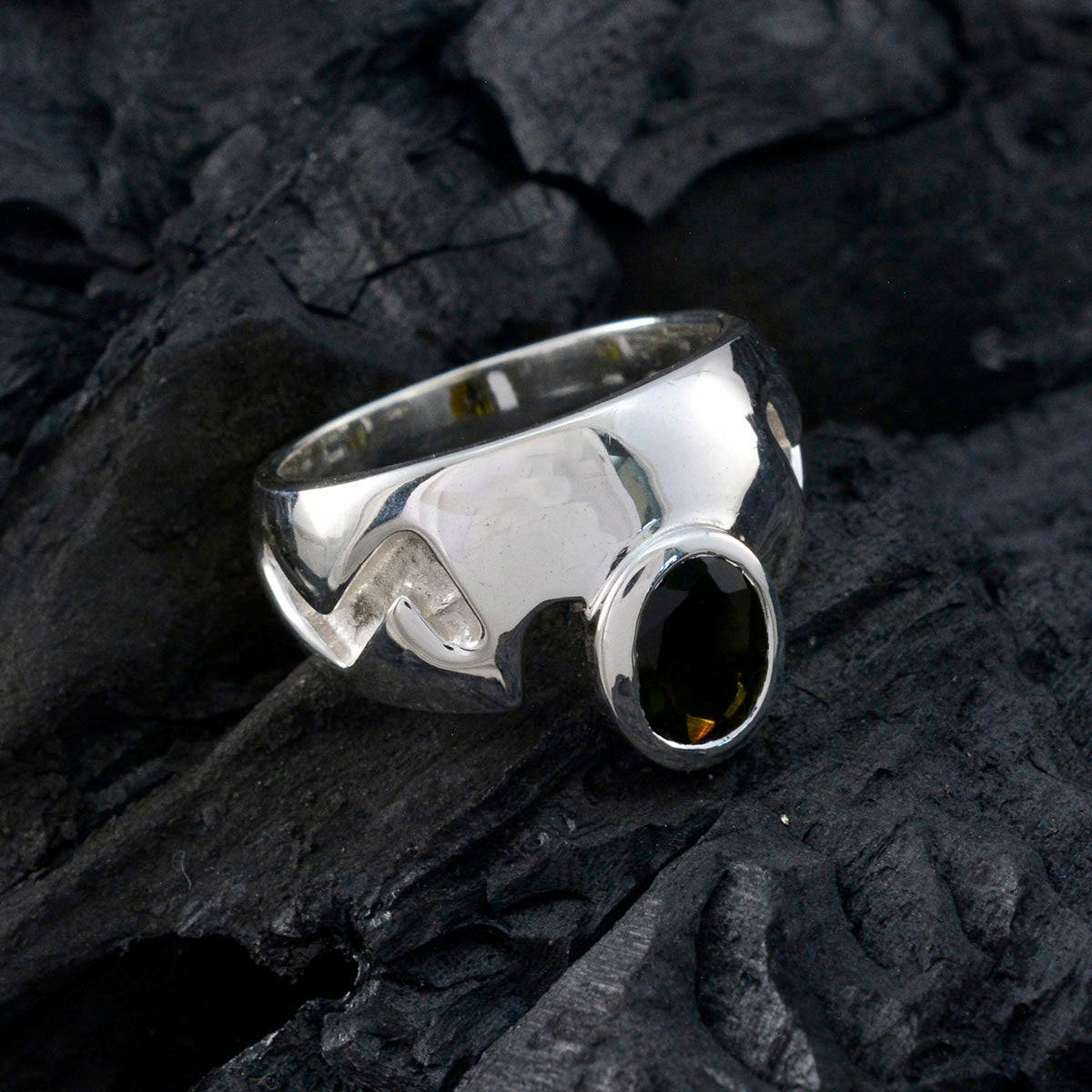 Aisha Cultural multicolor Solitaire Ring