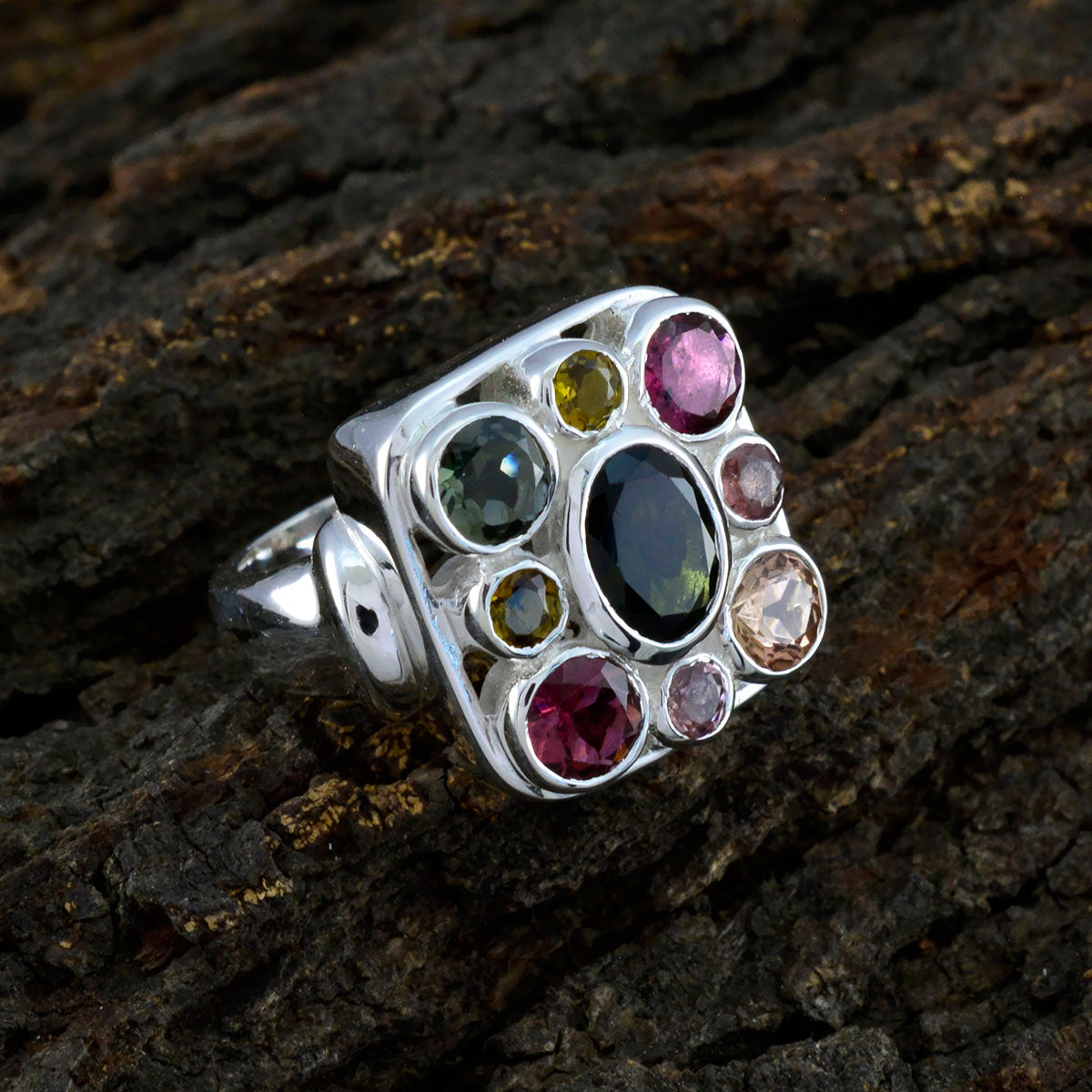 Julia Signet multicolor Navratna Ring