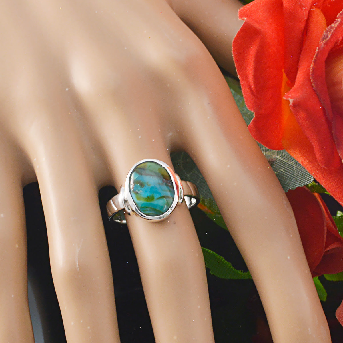 Saanvi Luxurious Turquoise Solitaire Ring