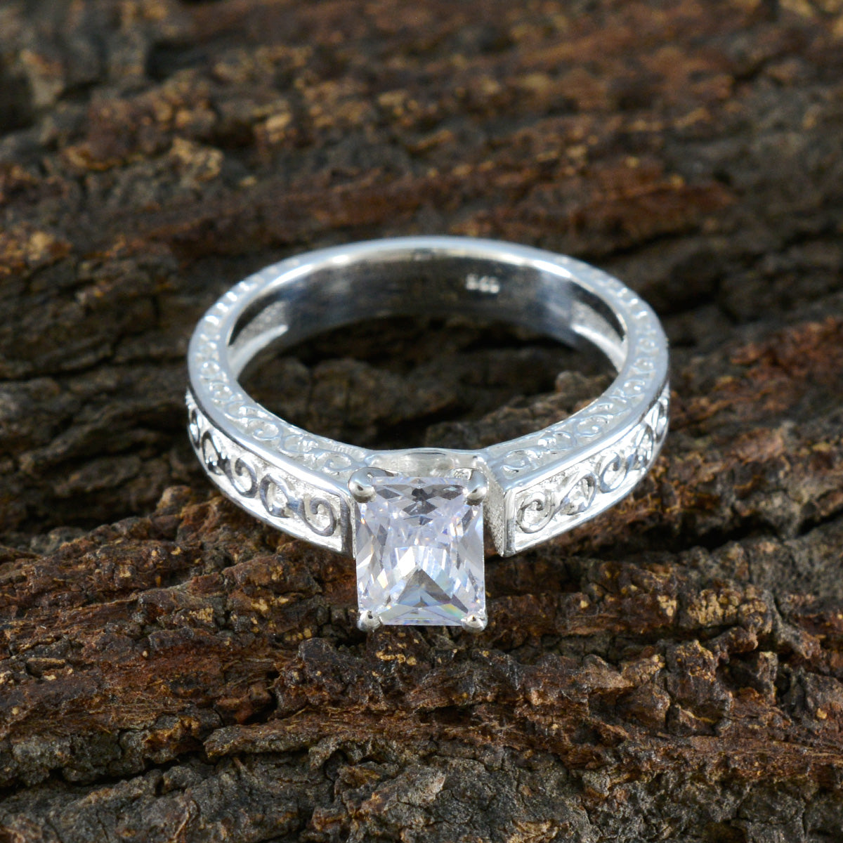 Ananya Modern White Solitaire Ring