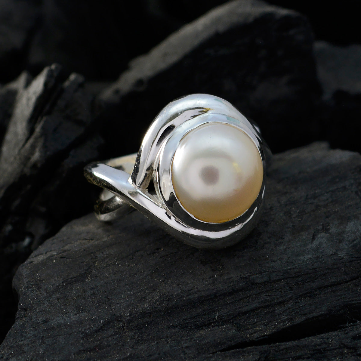 Sofia Glamorous White Solitaire Ring