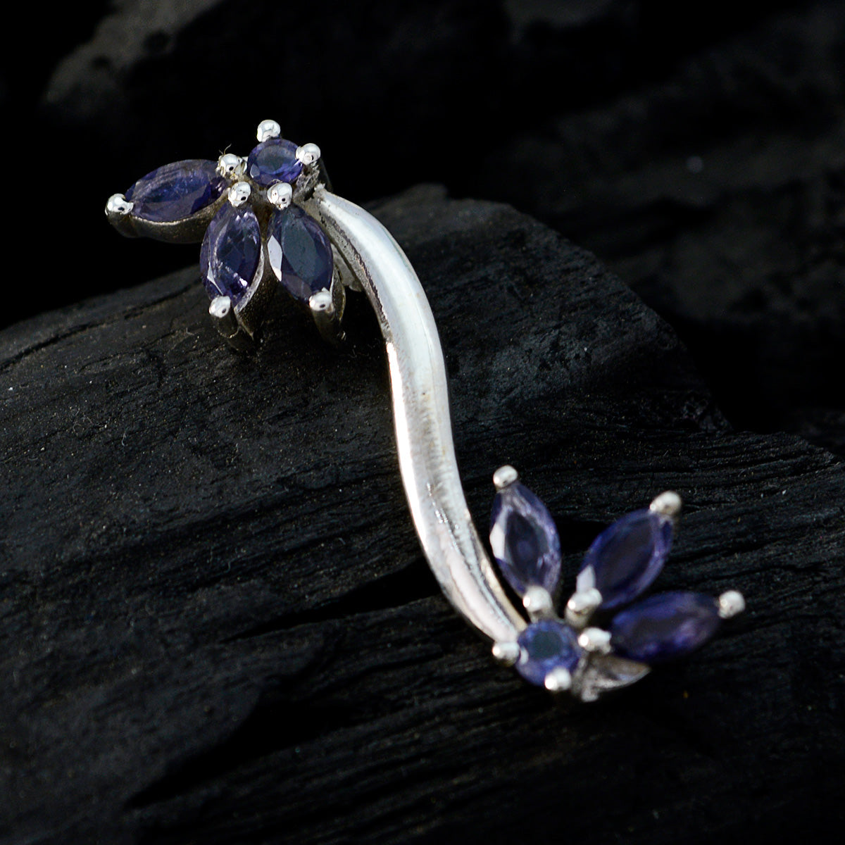 Ana Pendant Jewelry Online - Stylish Floral Design Pendant