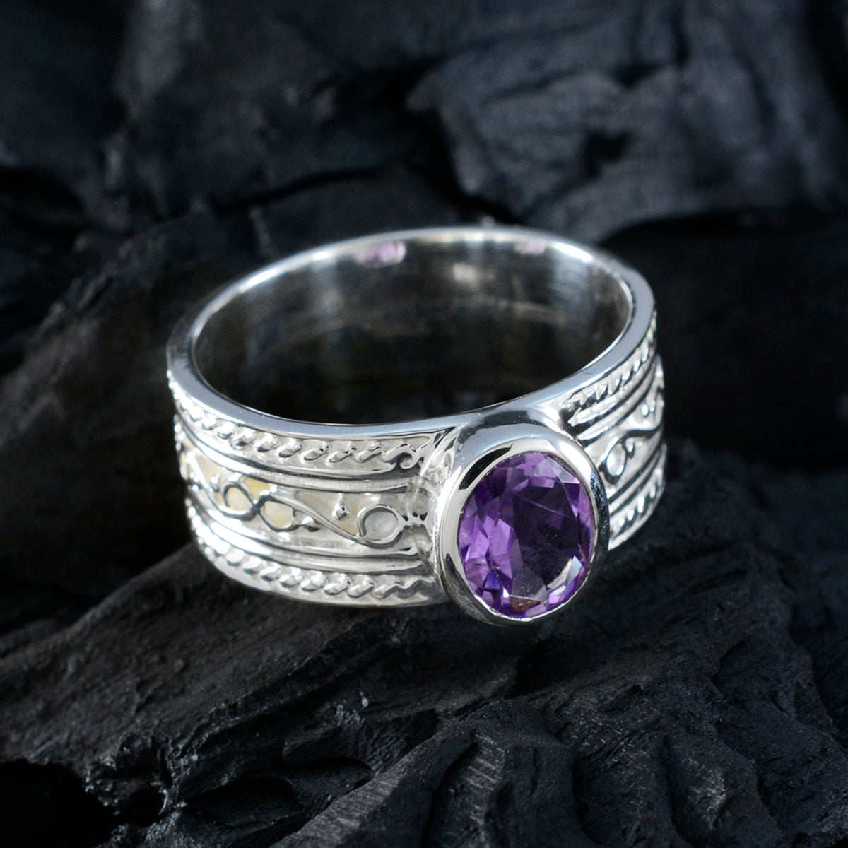 Maria Art Deco Purple Ring with Intricate Silver Design