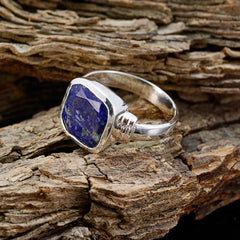 Fernanda Blue Solitaire Ring with Elegant Gemstone