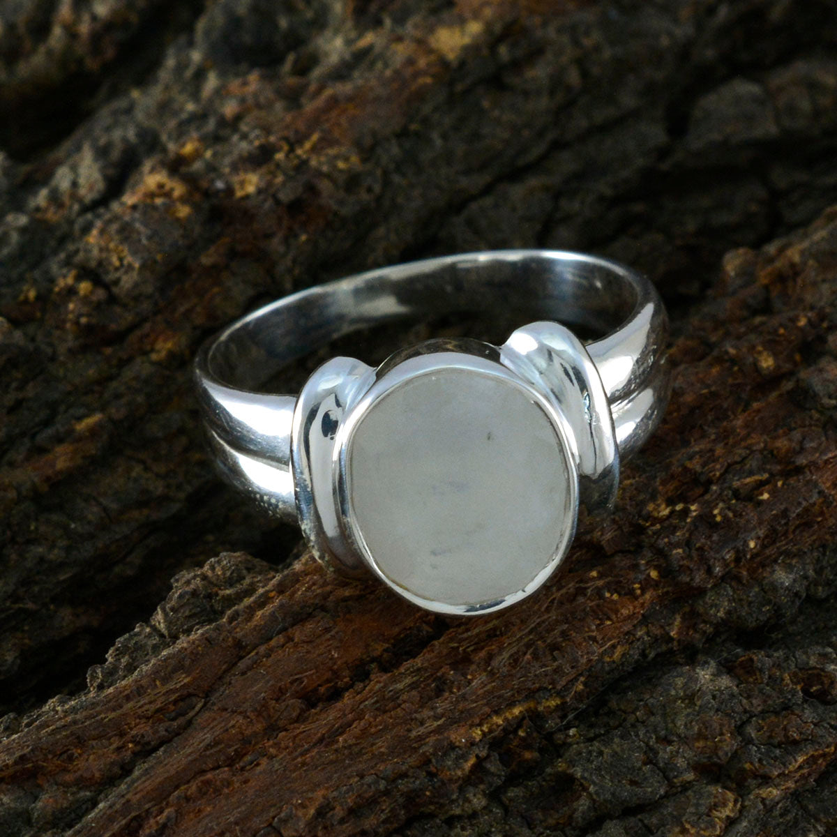 Katarina Artisan White Solitaire Ring for Elegant Style