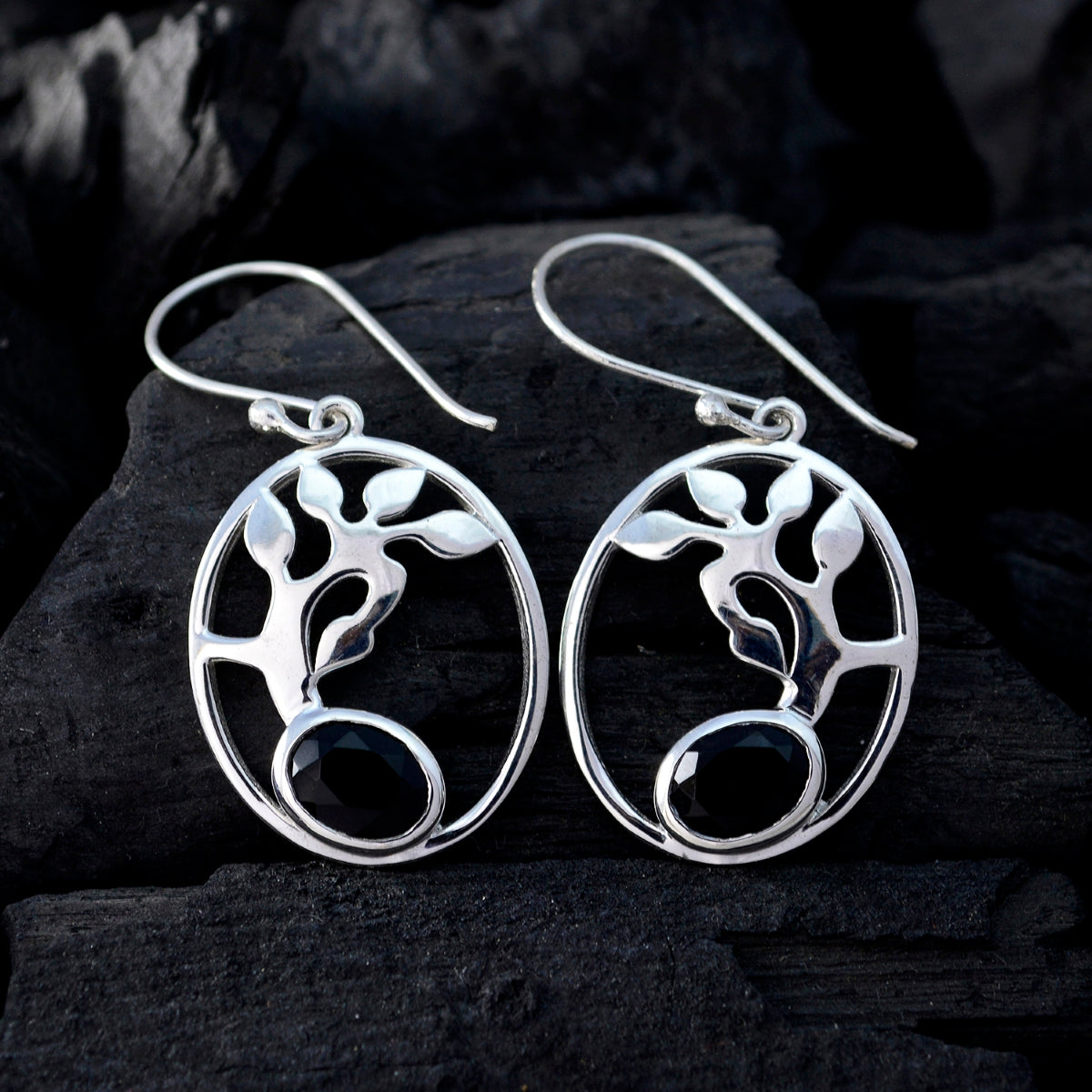 Scarlett Black Solitaire Dangle Earrings - Elegant Style