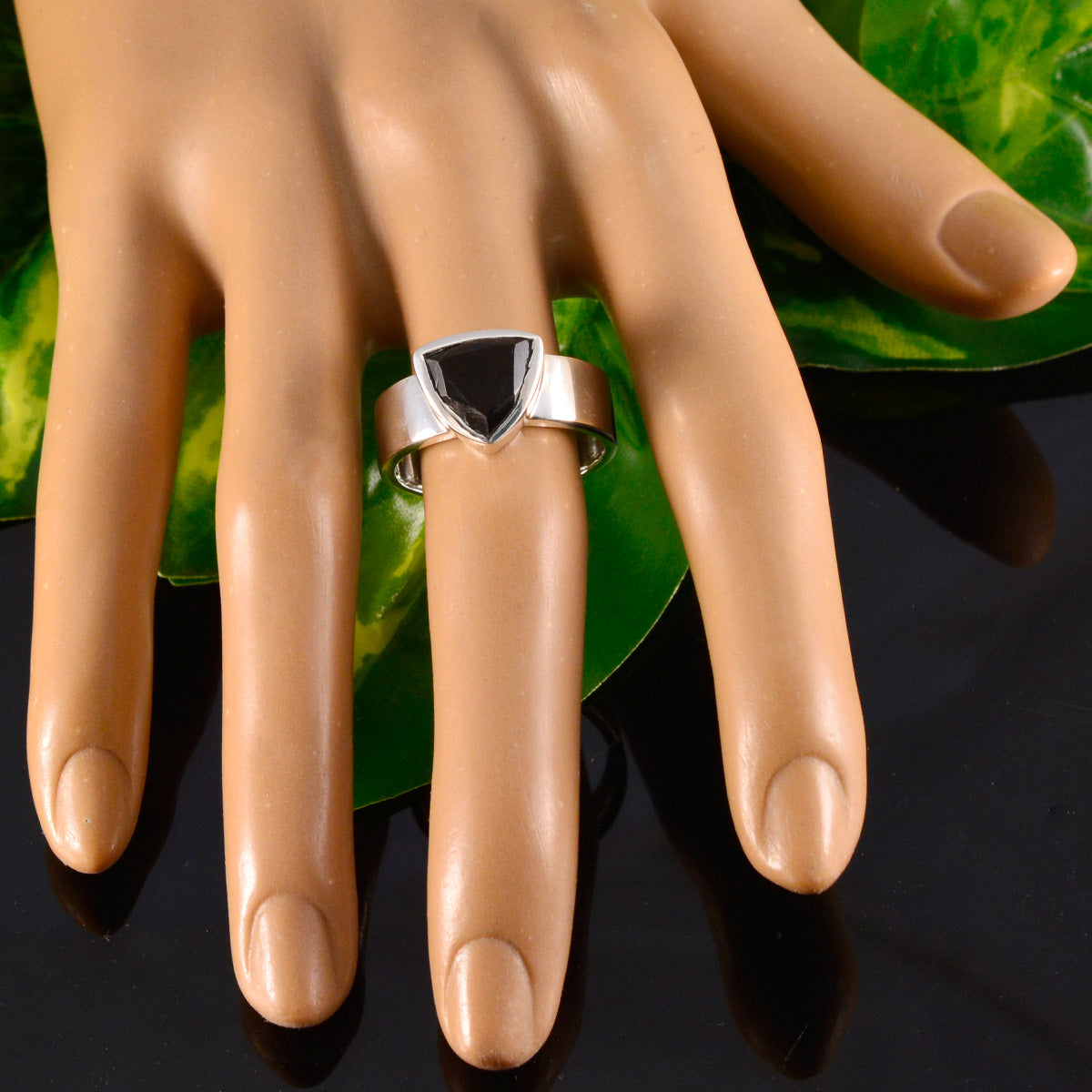 Zoey Black Solitaire Ring - Elegant Fashion Statement