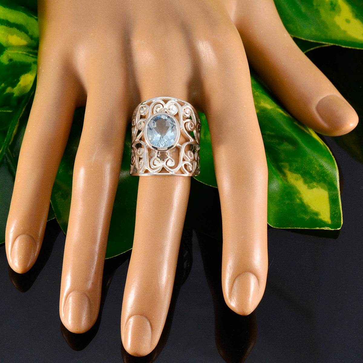 Julia Blue Solitaire Filigree Ring with Elegant Design