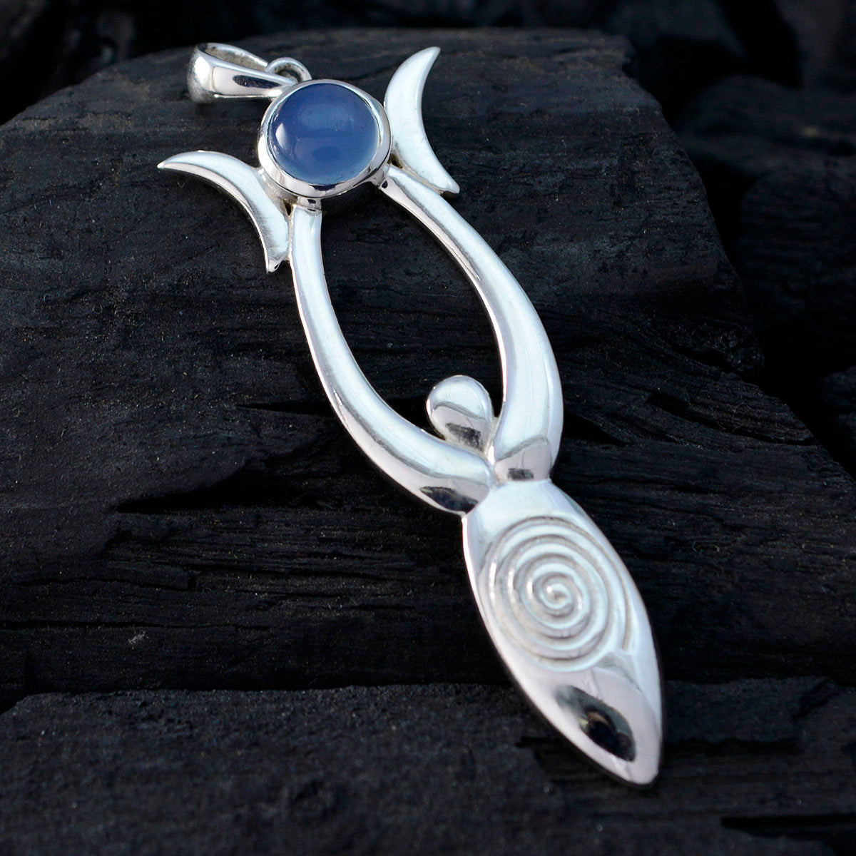 Clara Blue Pendant - Stylish Gemstone Jewelry for All