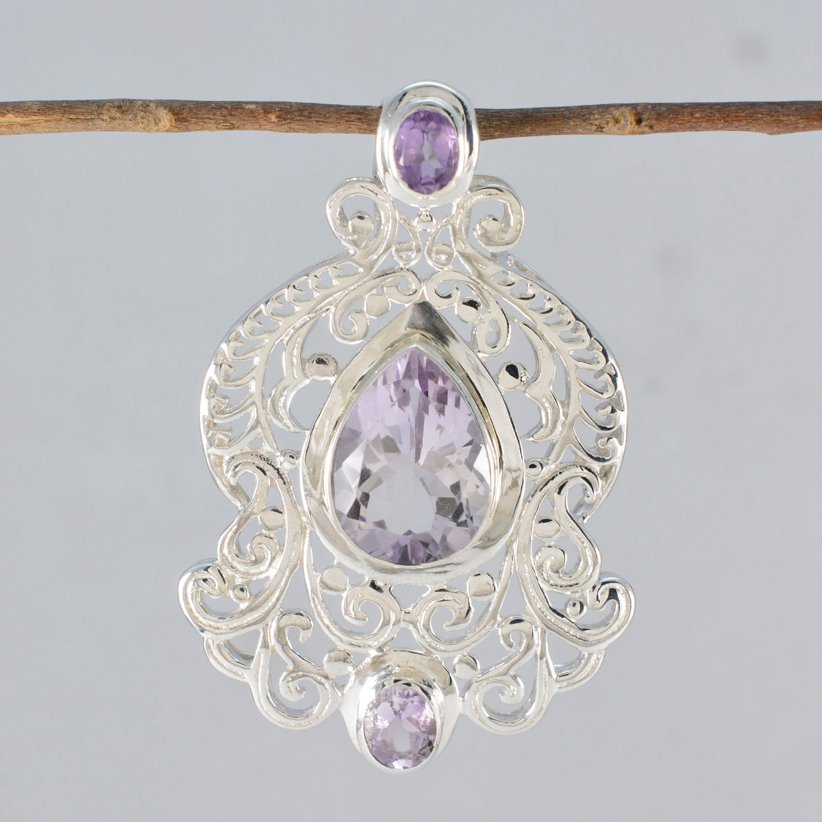 Alice Cultural Statement Necklace with Elegant Gemstone