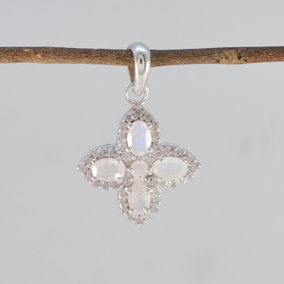 Zoe Fashion Jewelry Pendant for Everyday Glam