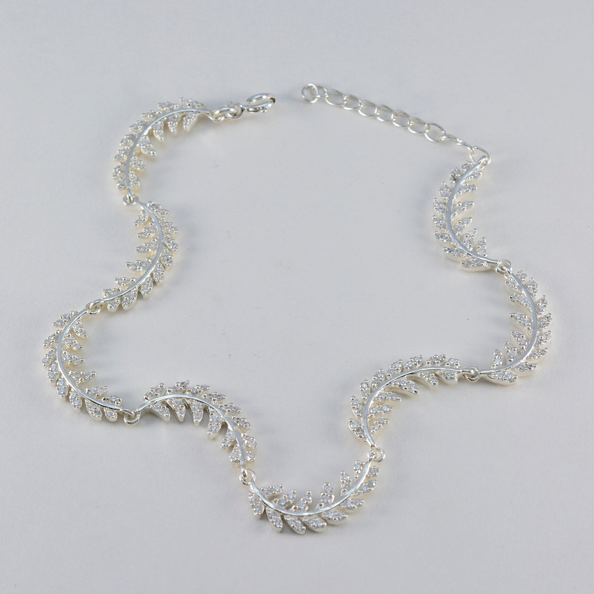 Nora Fashion Link Bracelet with Sparkling Detail