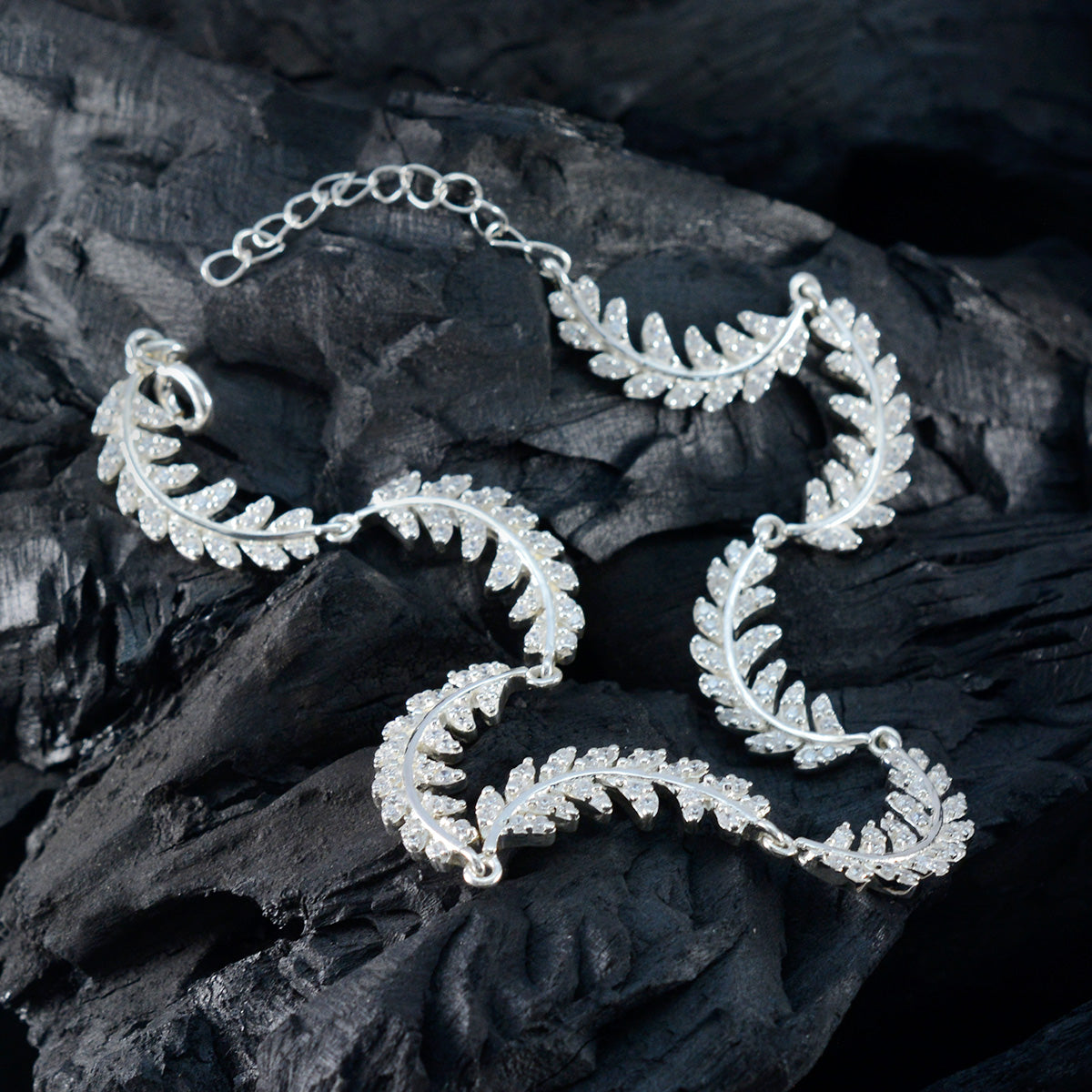 Nora Fashion Link Bracelet with Sparkling Detail