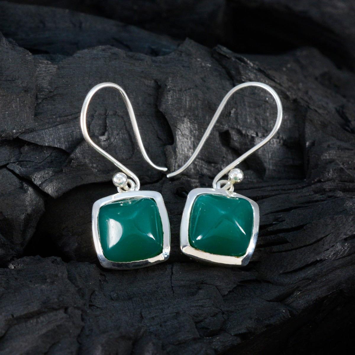 Ji-eun Green Dangle Earrings for Daily Glam