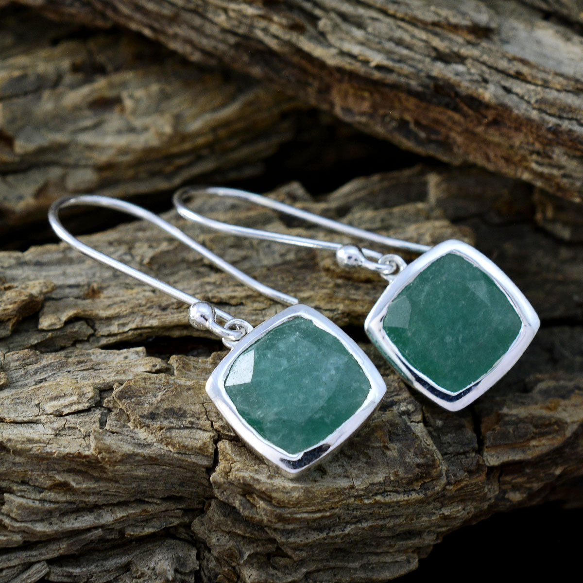 Milagros Green Solitaire Dangle Earrings for Everyday Wear