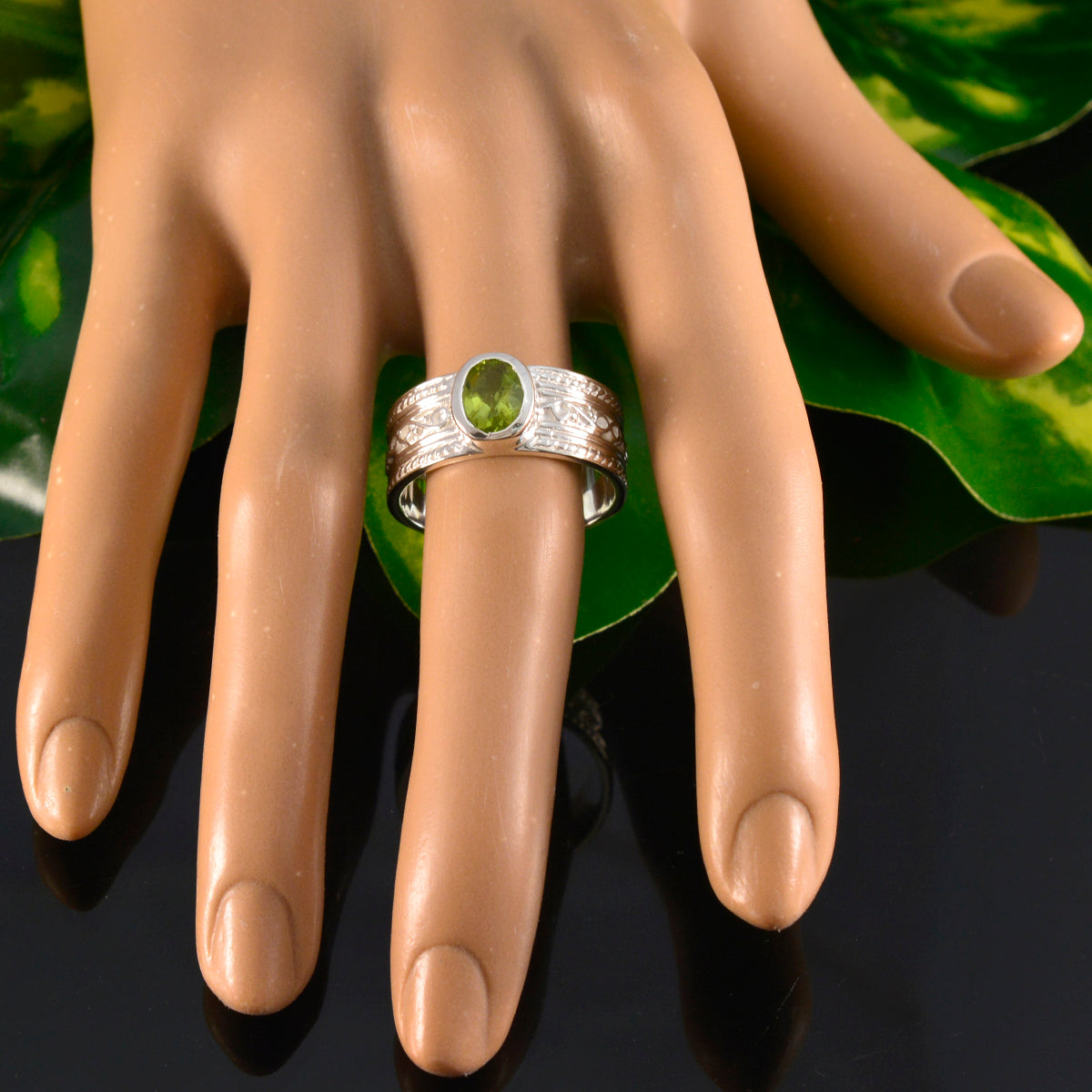 Ivana Green Solitaire Ring Art Deco Design