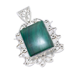 Julia Green Pendant Necklace - Elegant Gemstone Design