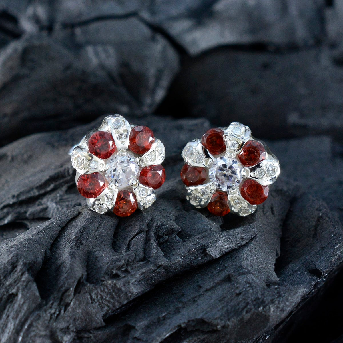Lea Red Stud Earrings for Fashionable Elegance