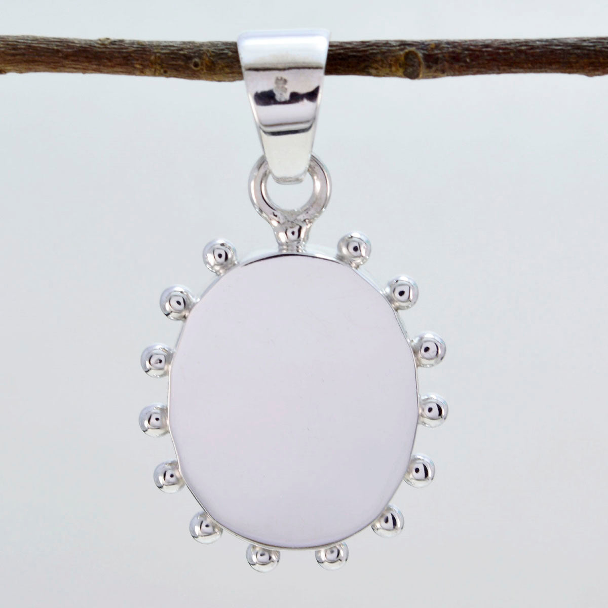 Florencia Luxurious Tiny Pendant with Silver Detailing