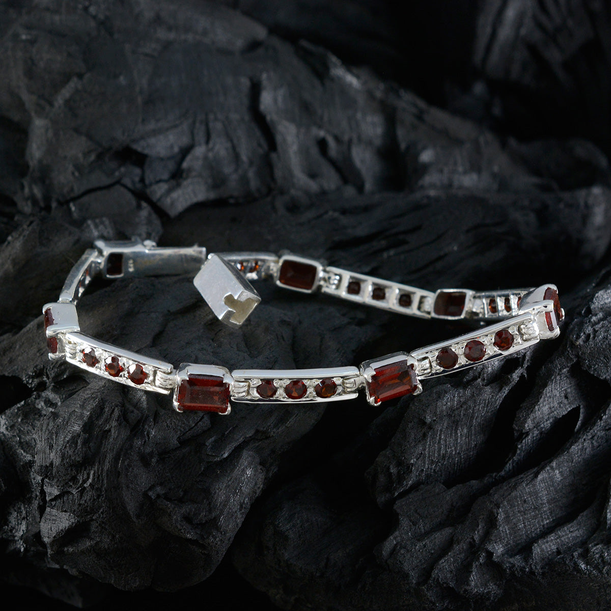 Tereza Minimal Red Tennis Bracelet for Everyday Glam