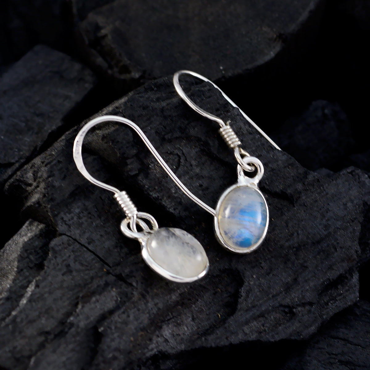 Hana Minimalist Dangle Earrings for Everyday Glam