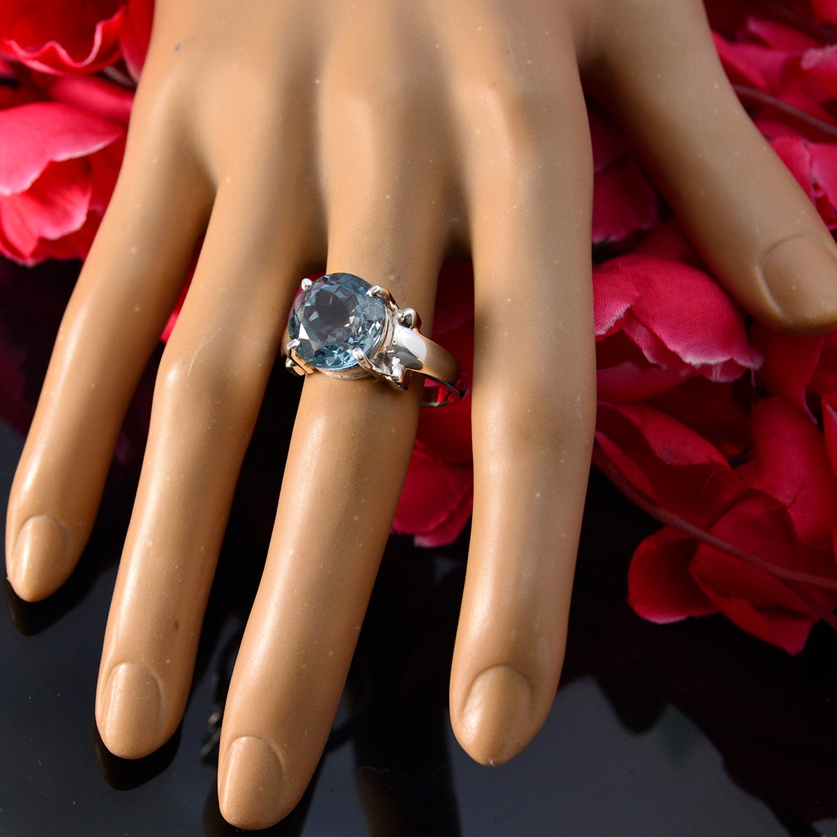 Agnes Modern Blue Solitaire Ring with Silver Band