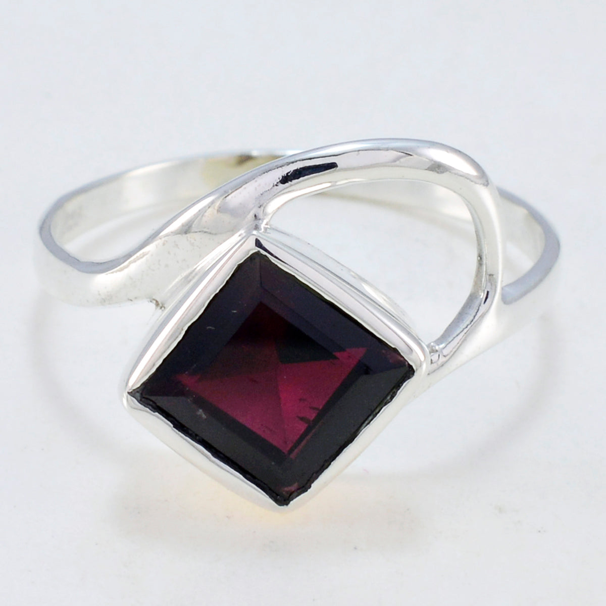 Zazlle Modern Red Solitaire Ring - Elegant Gemstone Design