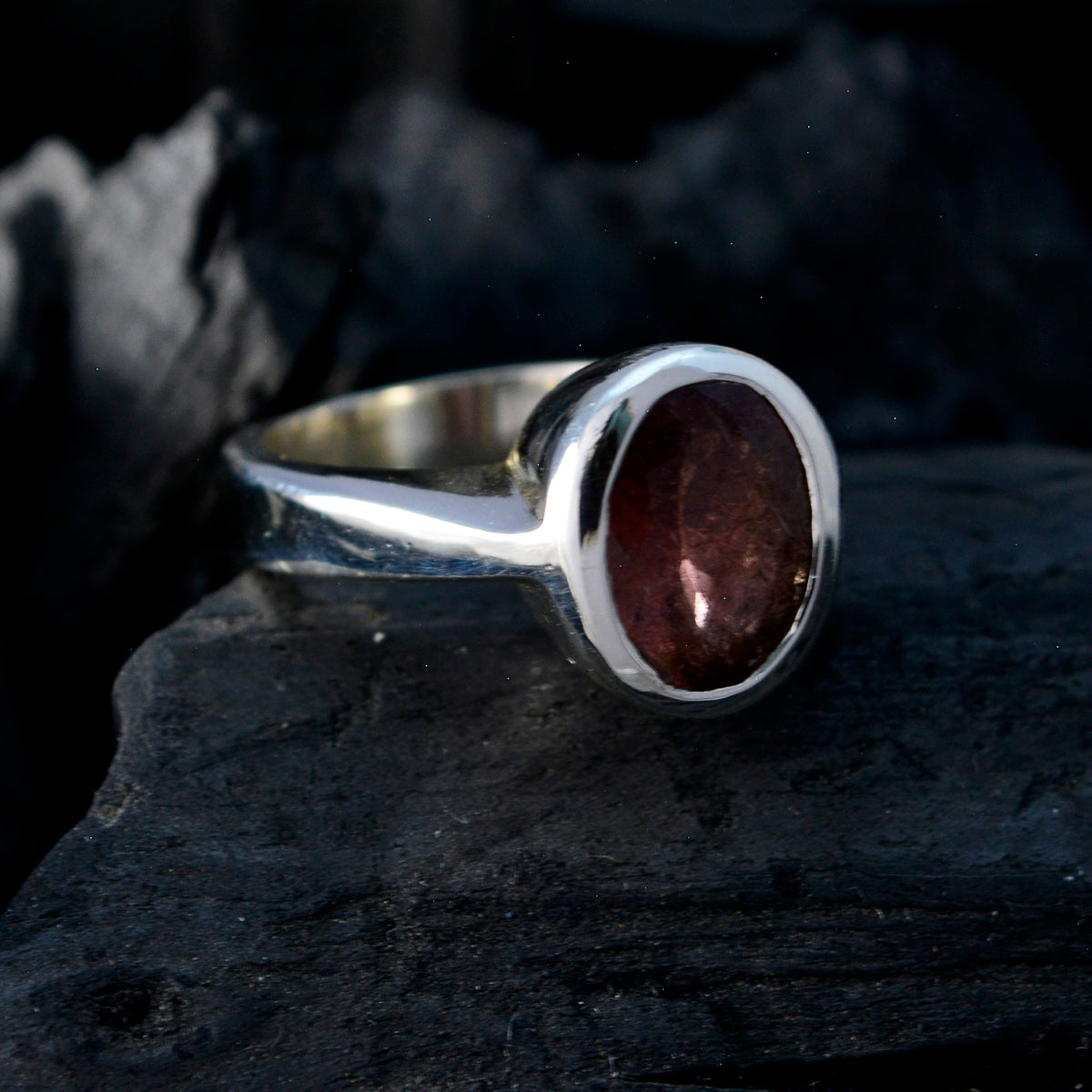 Lili Multicolor Solitaire Ring with Pink Gemstone